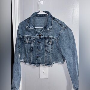 Stylish Cropped Denim Jacket